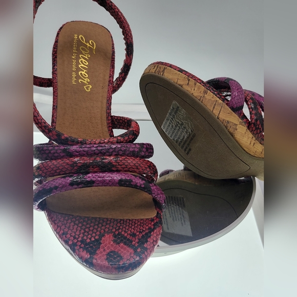 Animal Reptile Snakeskin Print Fuschia Purple Cork Heels -by Paula Abdul size 9 - Picture 7 of 7